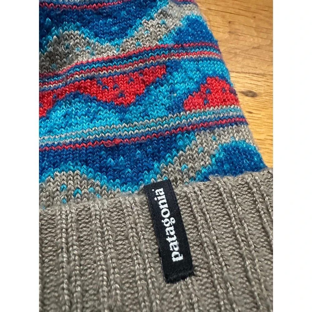 Patagonia Kids Powder Town Beanie Pom Pom Knit Hat FA16 Style 66061 Blue Tan